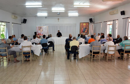 Monge beneditino prega retiro para Palotinos no Paraná