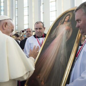 Papa: Santa Faustina convida a voltarmos à fonte da misericórdia