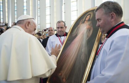 Papa: Santa Faustina convida a voltarmos à fonte da misericórdia